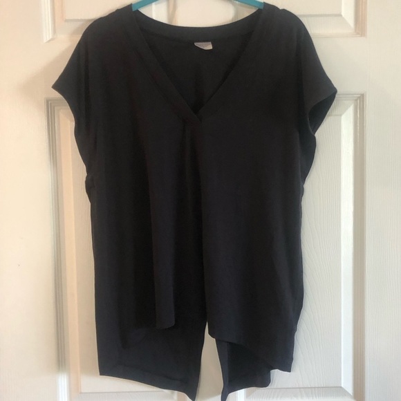 Athleta Explorer tee - Picture 3 of 13
